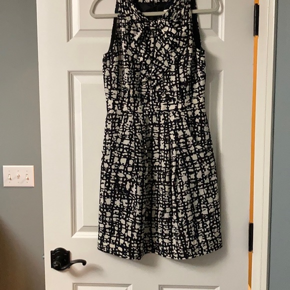 kate spade Dresses & Skirts - Beautiful Kate Spade Black & White Short Dress 👗 Size 4